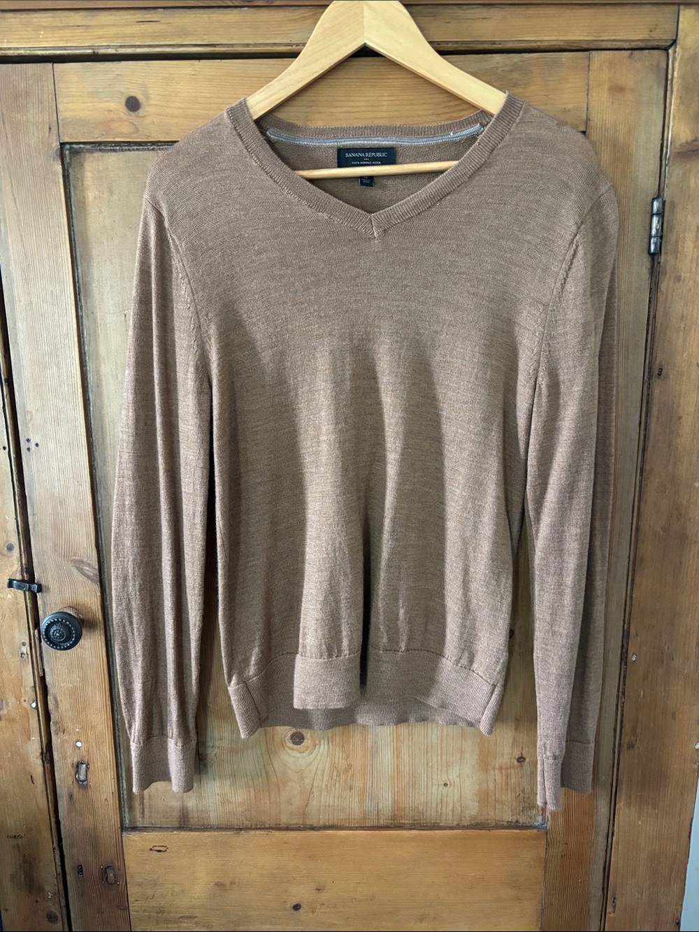 Banana Republic Men's V-Neck Sweater — Camel Brown